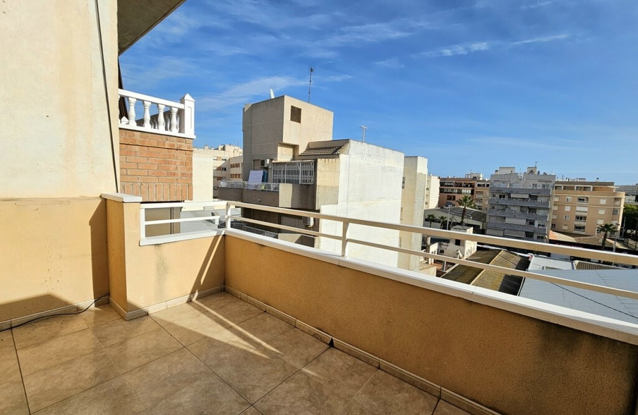 Venta - Apartamento / Piso -
Torrevieja