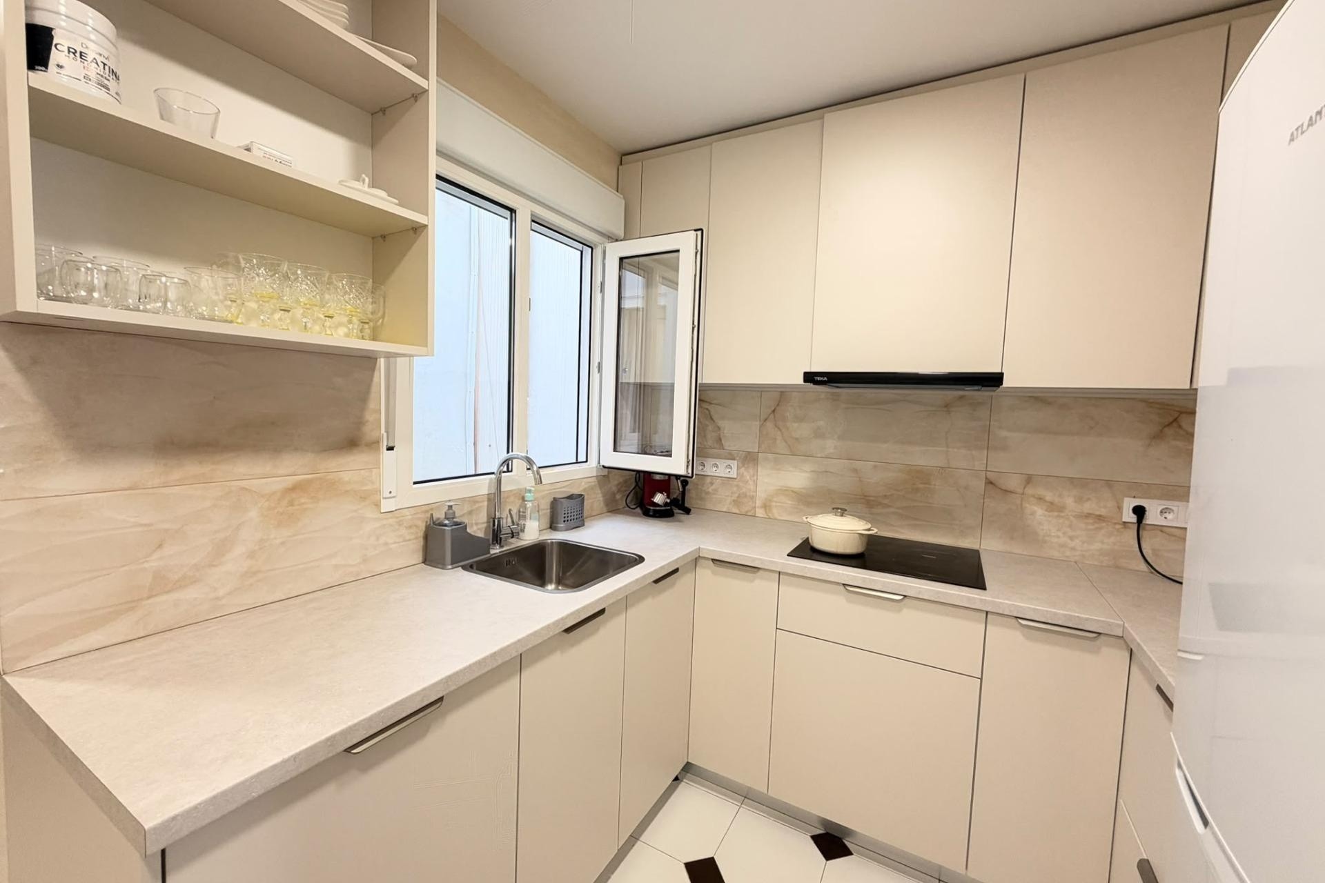 Venta - Apartamento / Piso -
Torrevieja