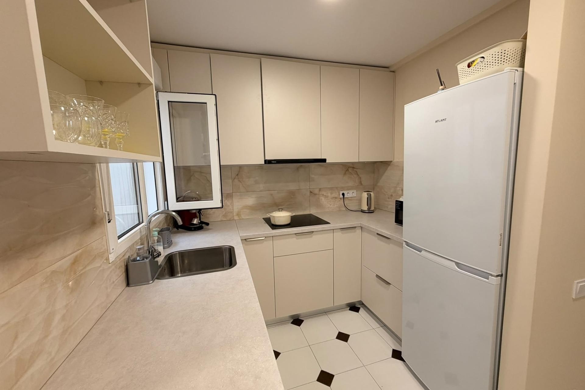 Venta - Apartamento / Piso -
Torrevieja