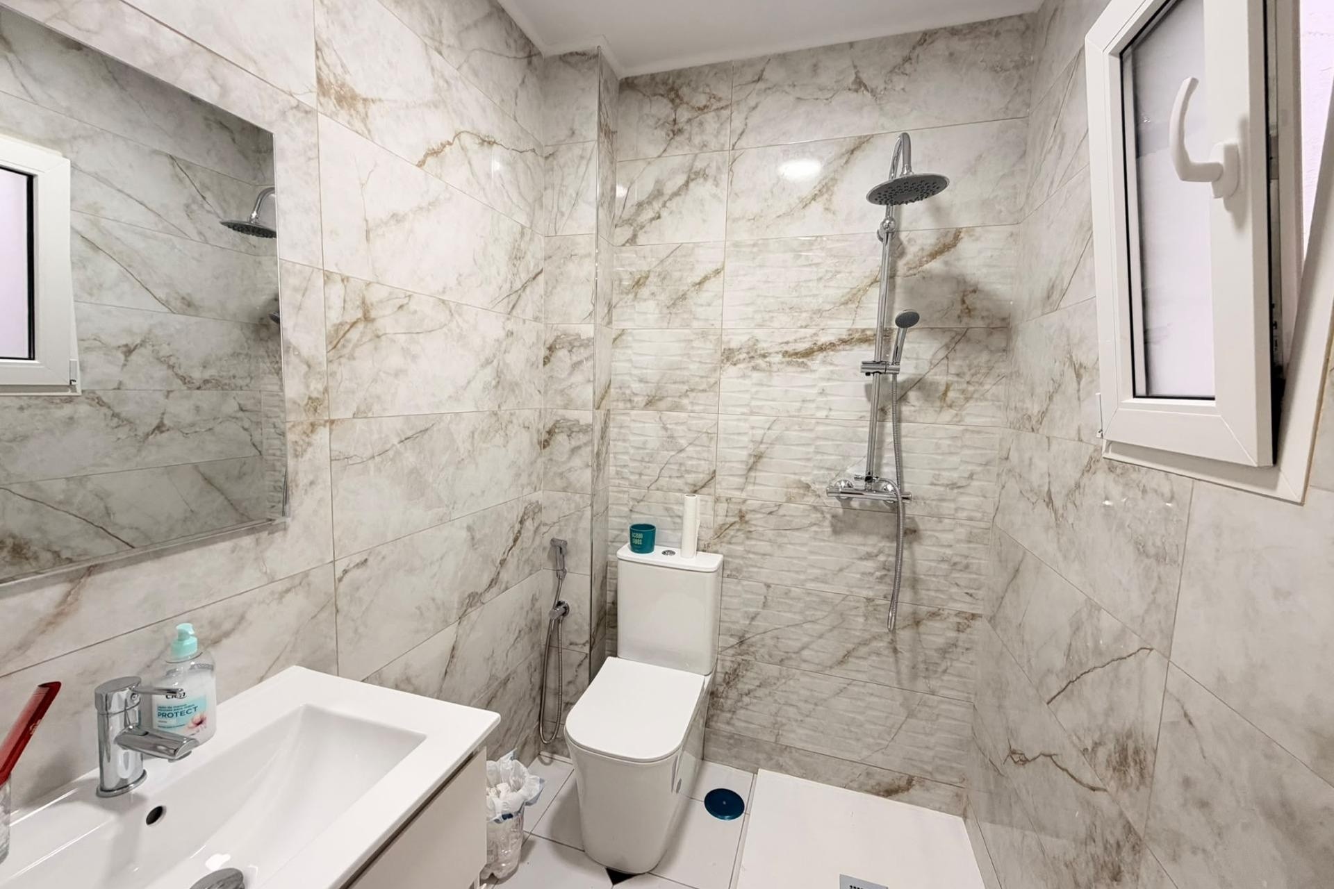 Venta - Apartamento / Piso -
Torrevieja