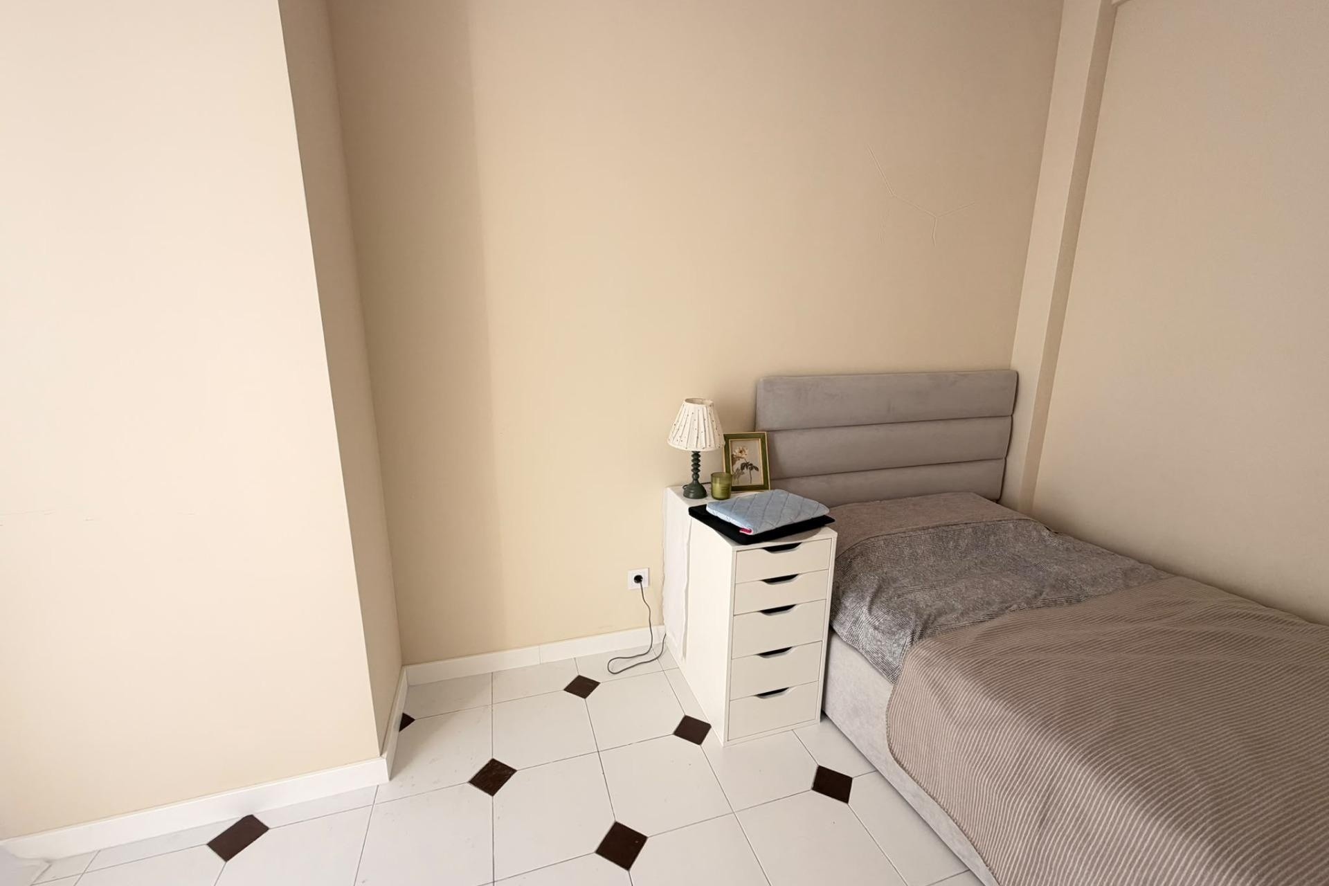 Venta - Apartamento / Piso -
Torrevieja