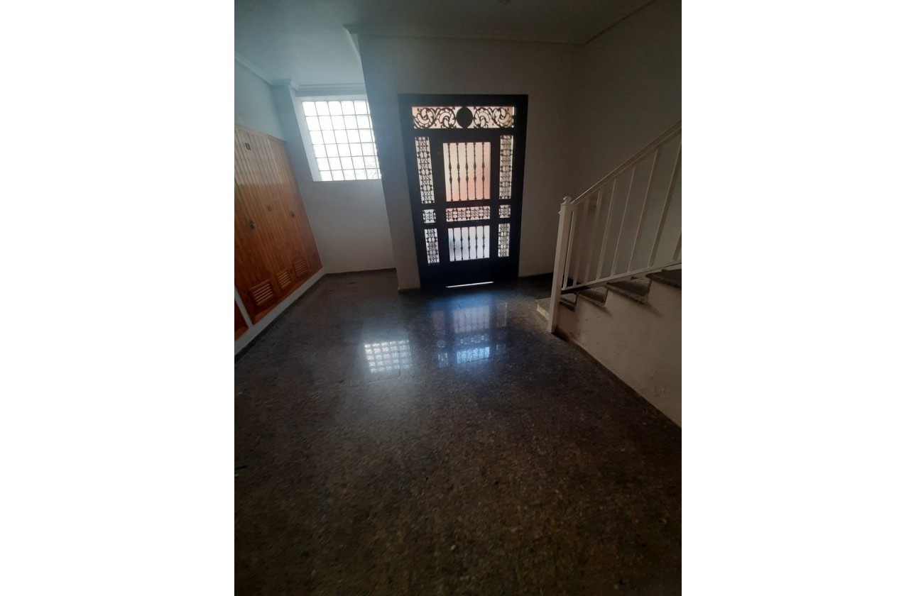 Venta - Apartamento / Piso -
Torrevieja