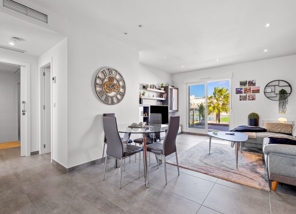 Venta - Bungalow adosado -
Torrevieja