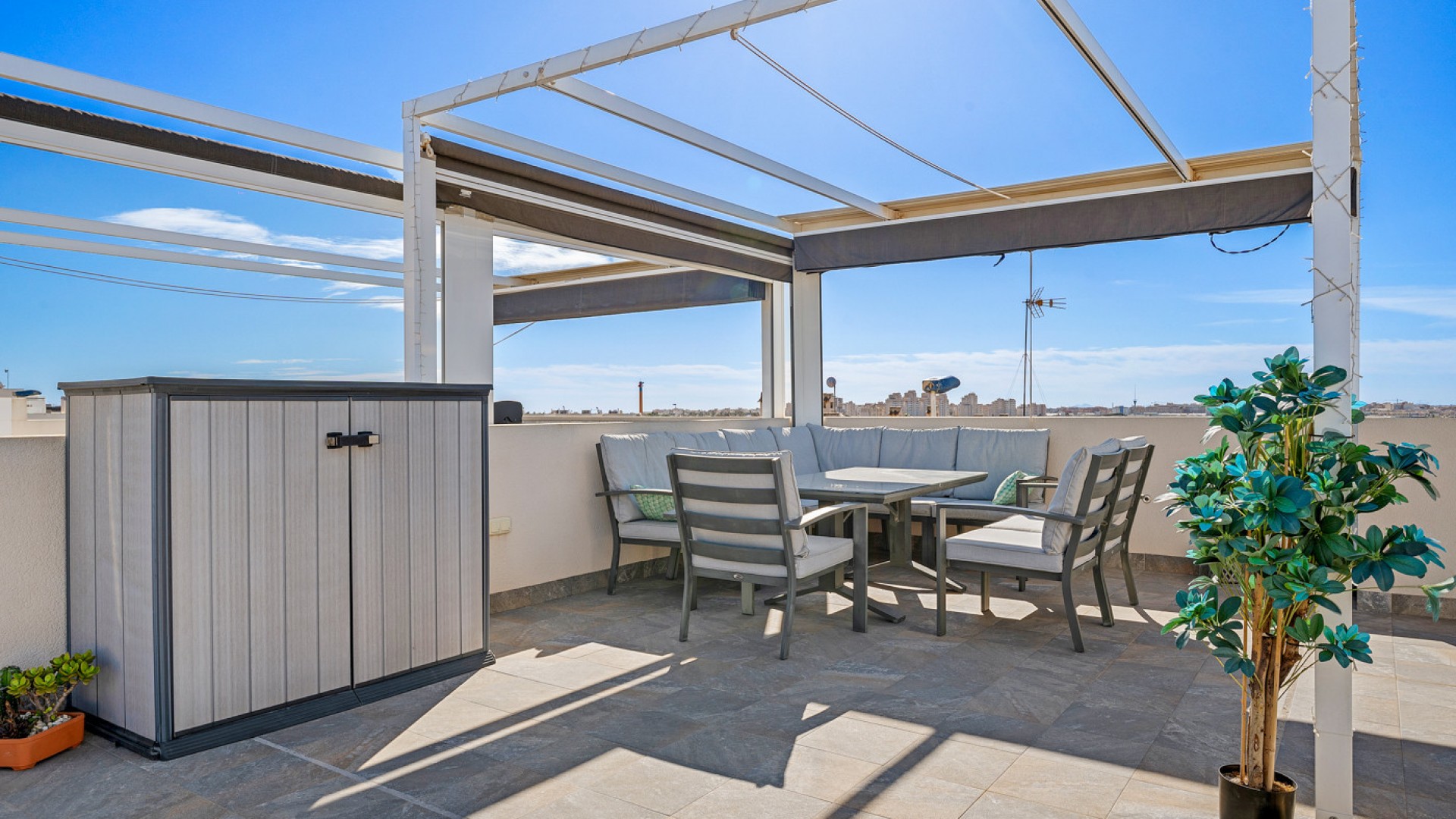 Venta - Bungalow adosado -
Torrevieja