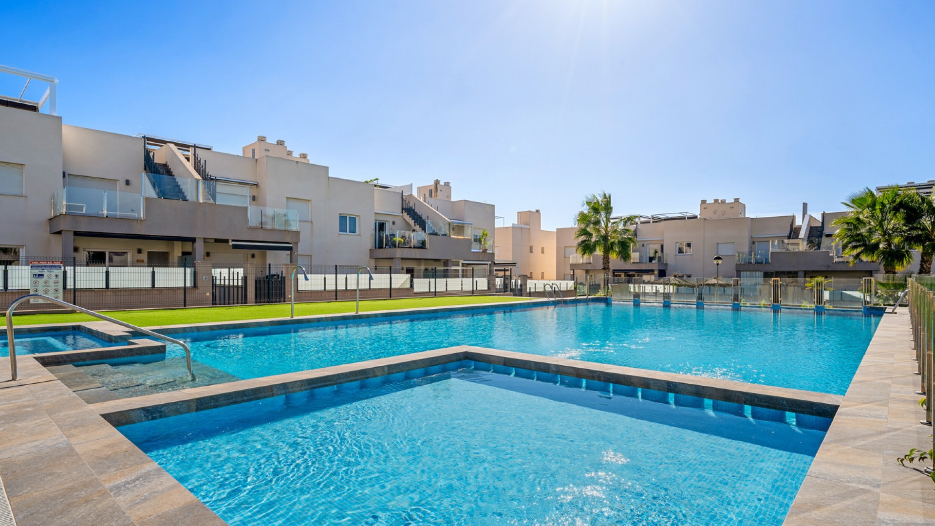 Venta - Bungalow adosado -
Torrevieja