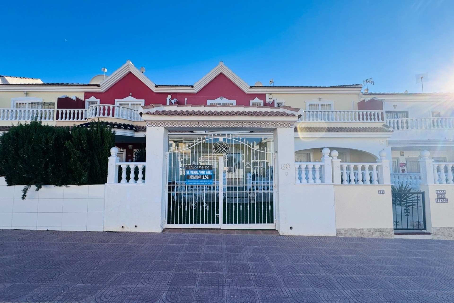 Venta - Casa adosada / Casa adosada -
Benijofar