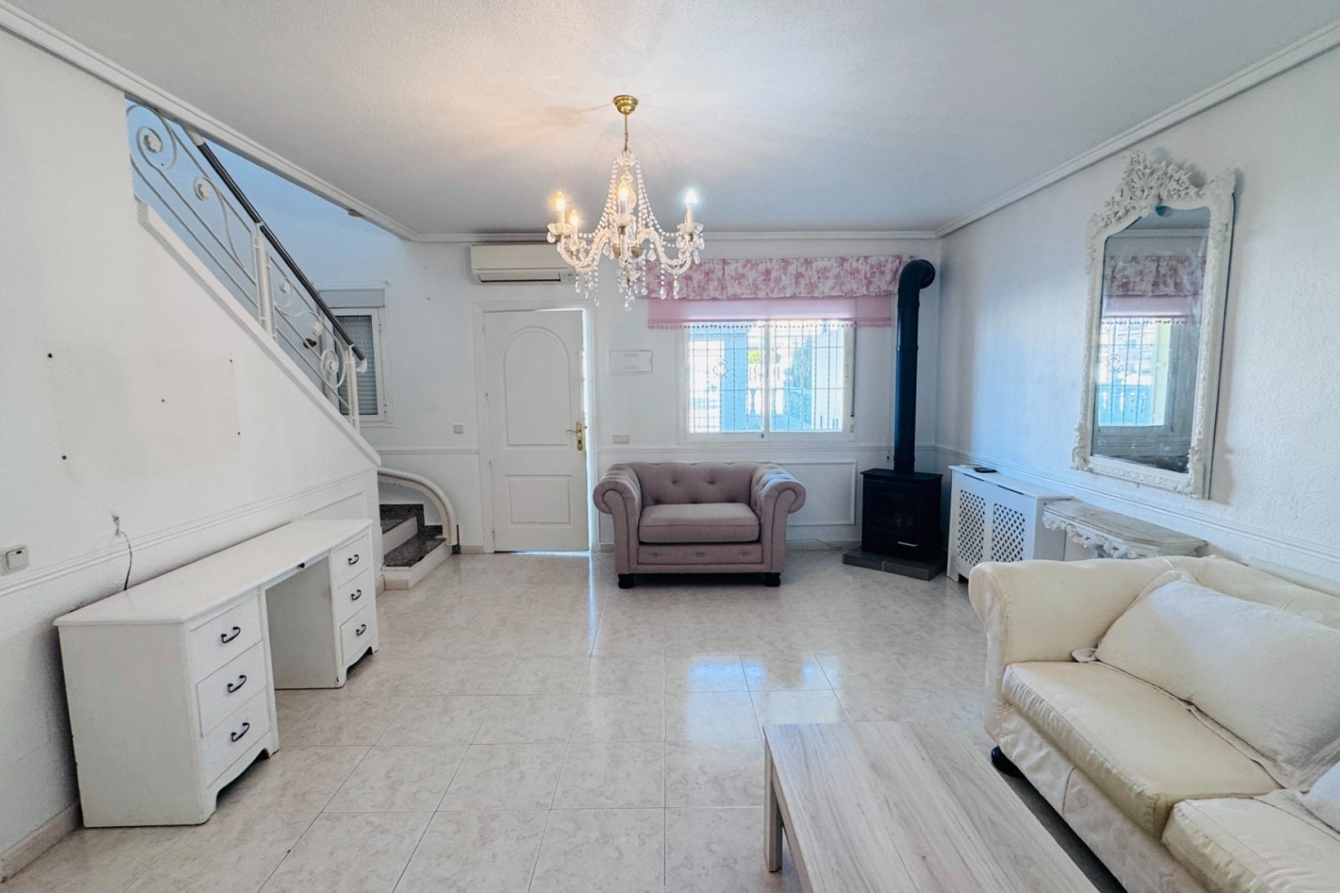 Venta - Casa adosada / Casa adosada -
Benijofar
