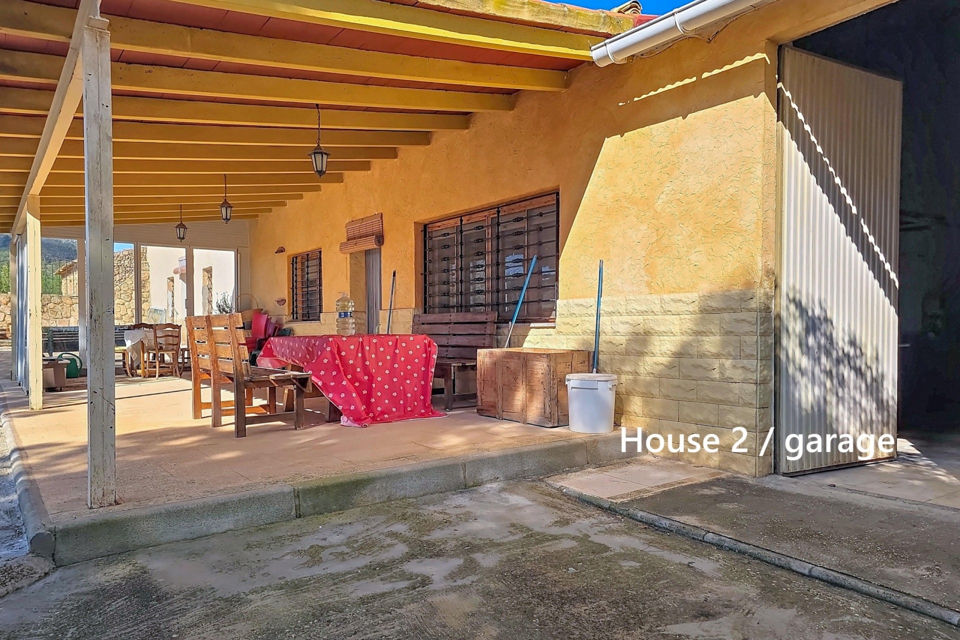 Venta - Casa de campo -
Yecla