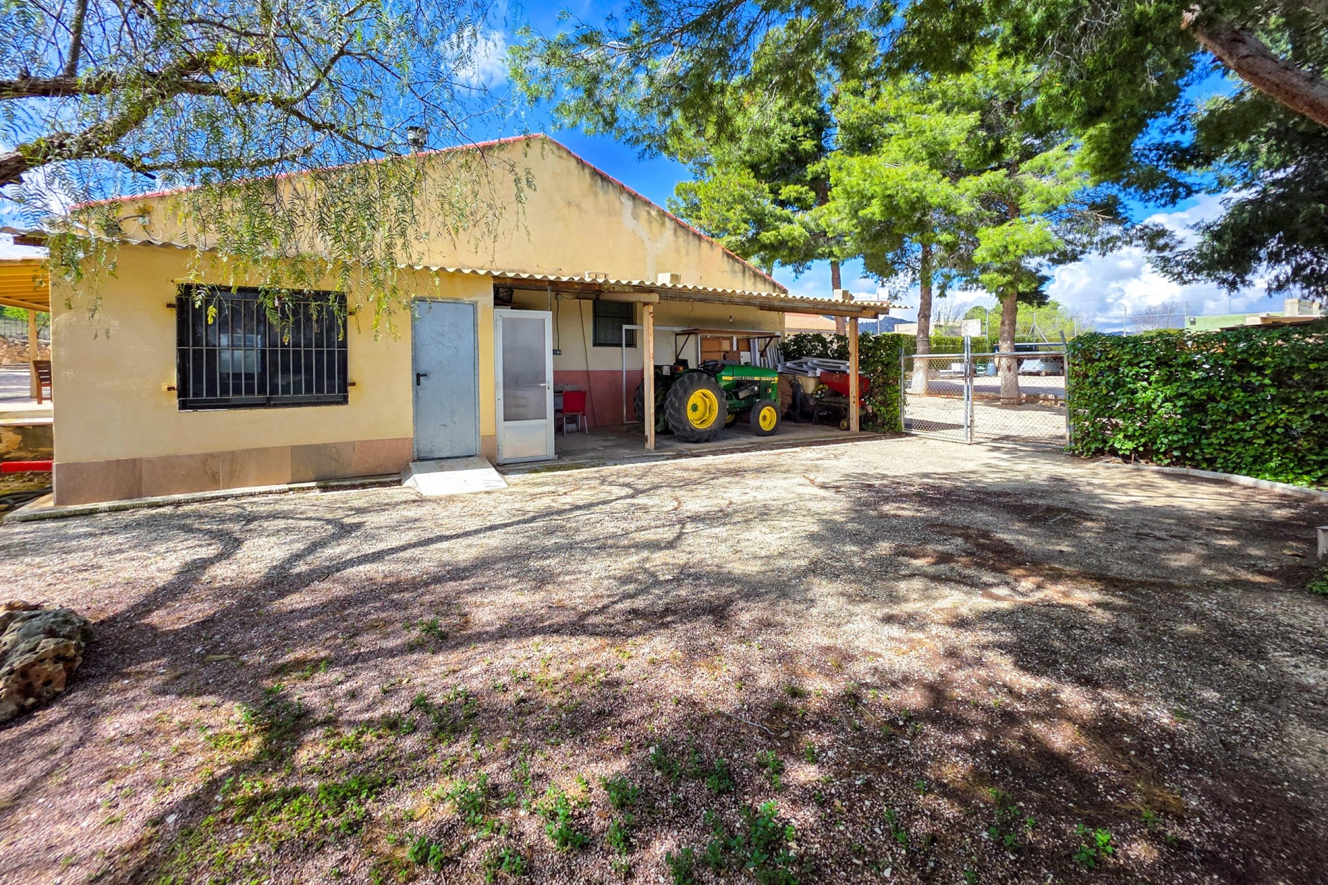 Venta - Casa de campo -
Yecla