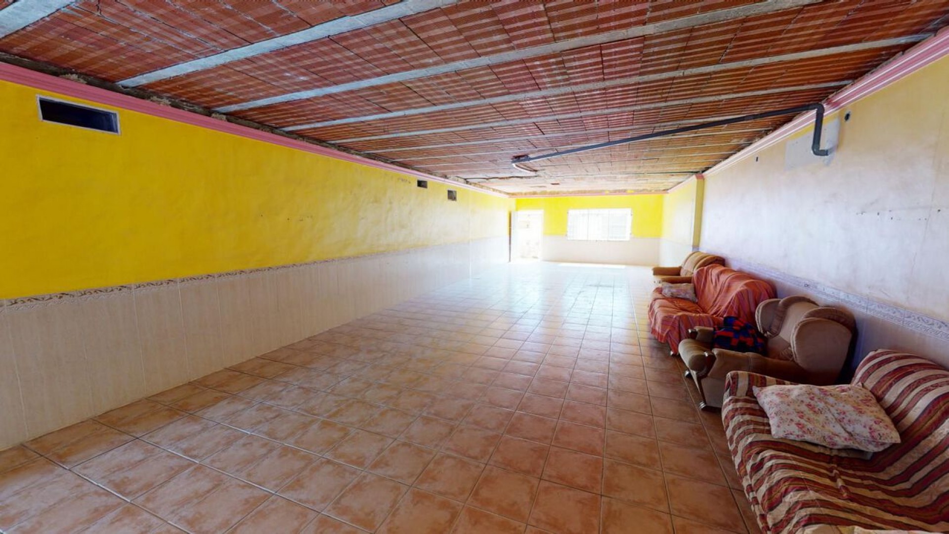 Venta - Casa de pueblo -
Albatera