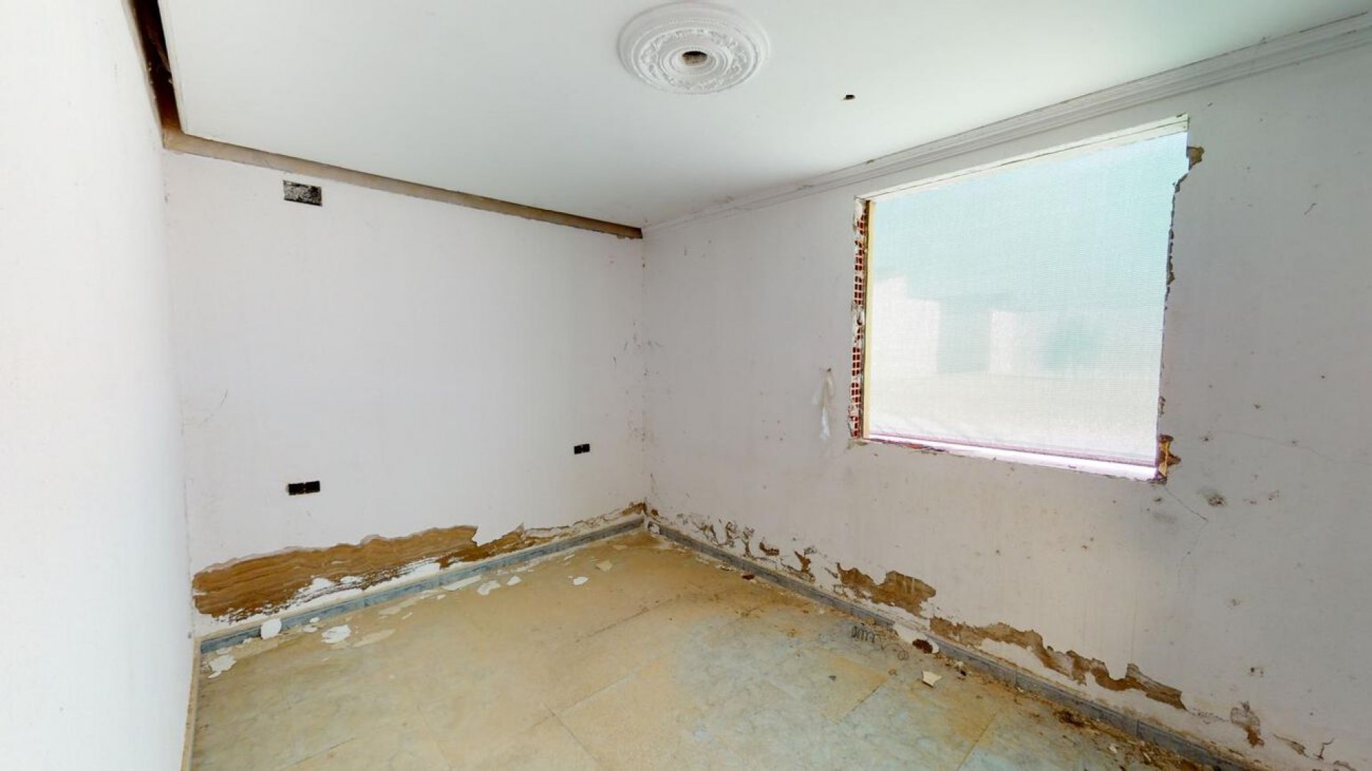 Venta - Casa de pueblo -
Albatera