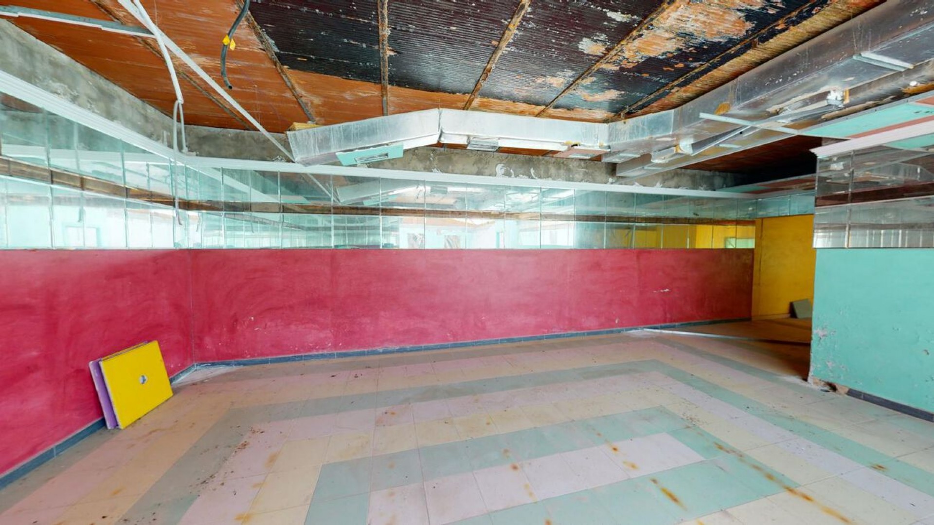 Venta - Casa de pueblo -
Albatera