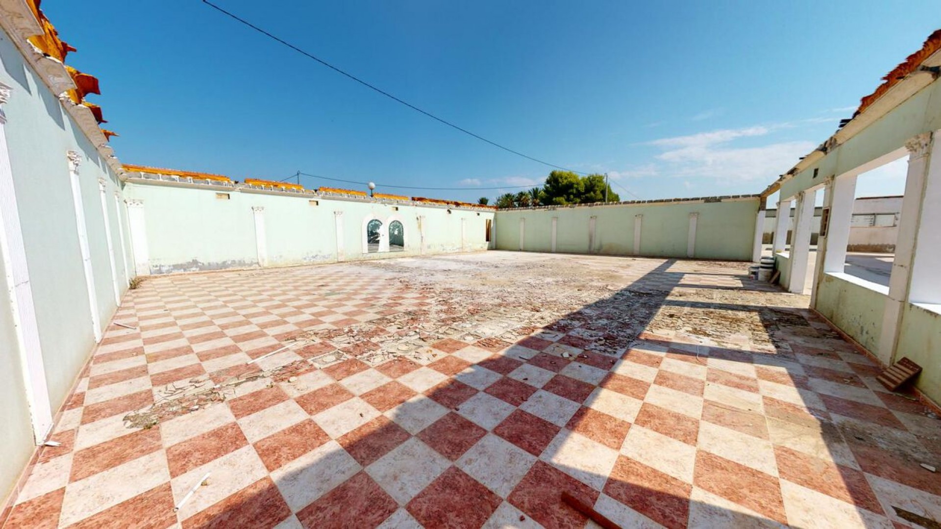 Venta - Casa de pueblo -
Albatera