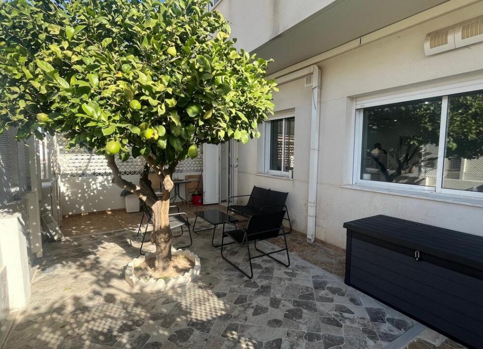 Venta - Casa de pueblo -
Algorfa