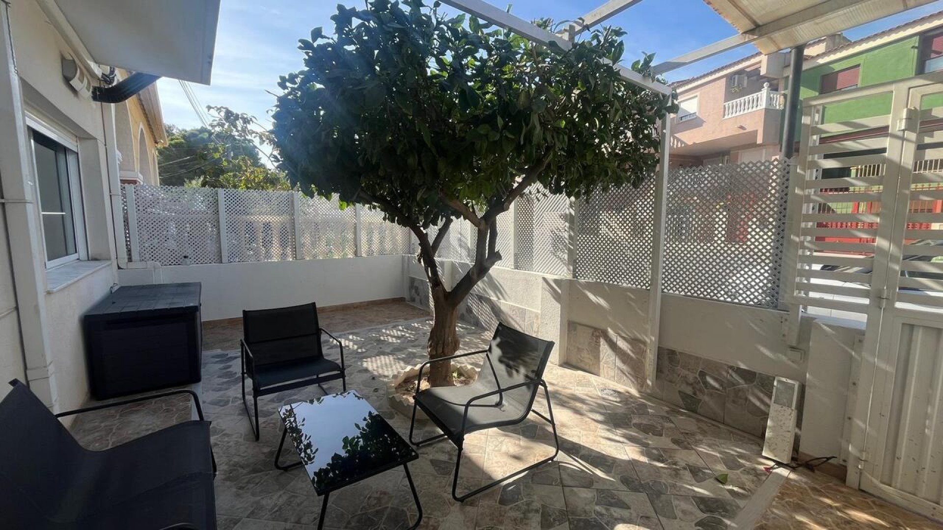 Venta - Casa de pueblo -
Algorfa