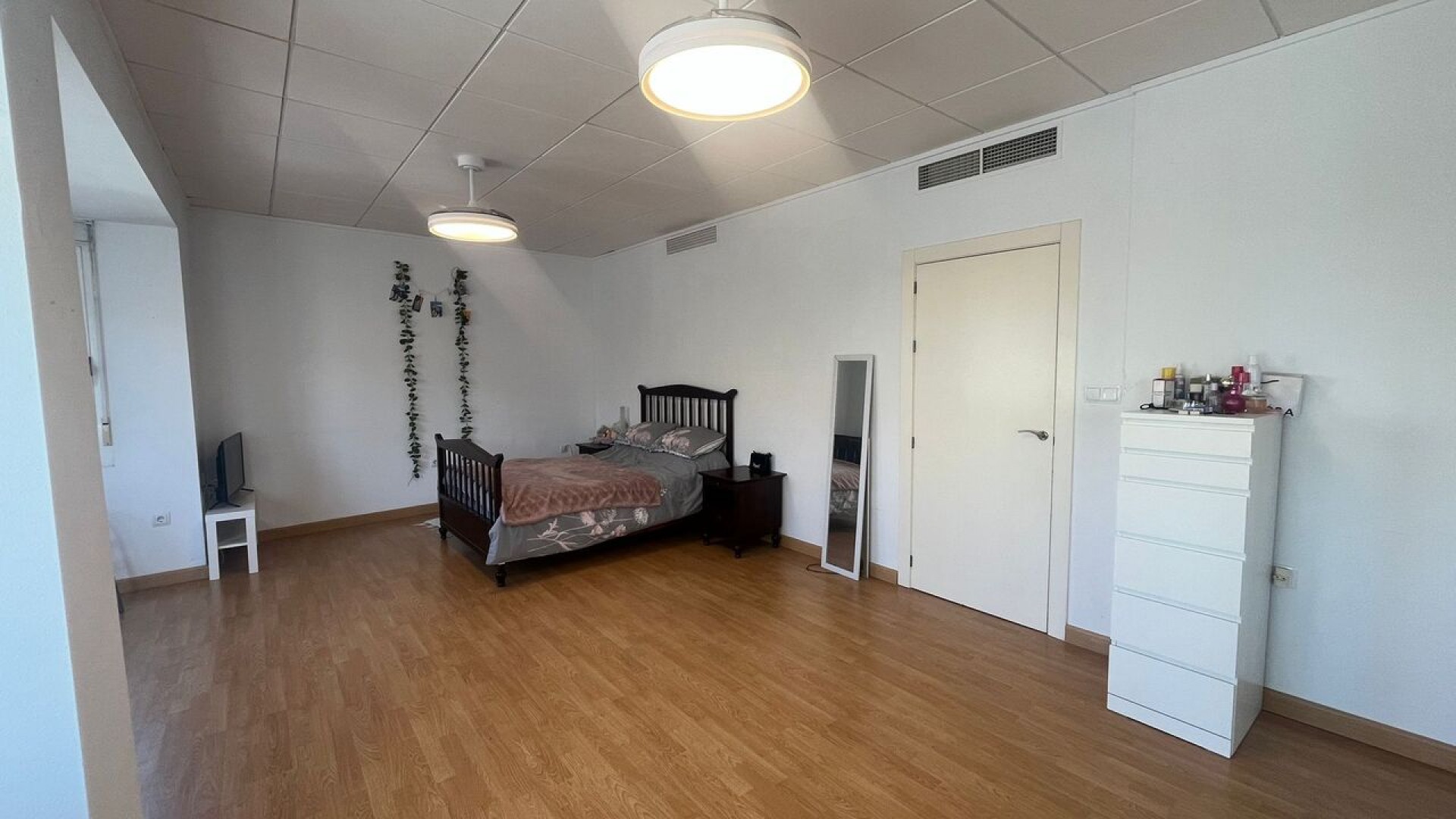 Venta - Casa de pueblo -
Algorfa