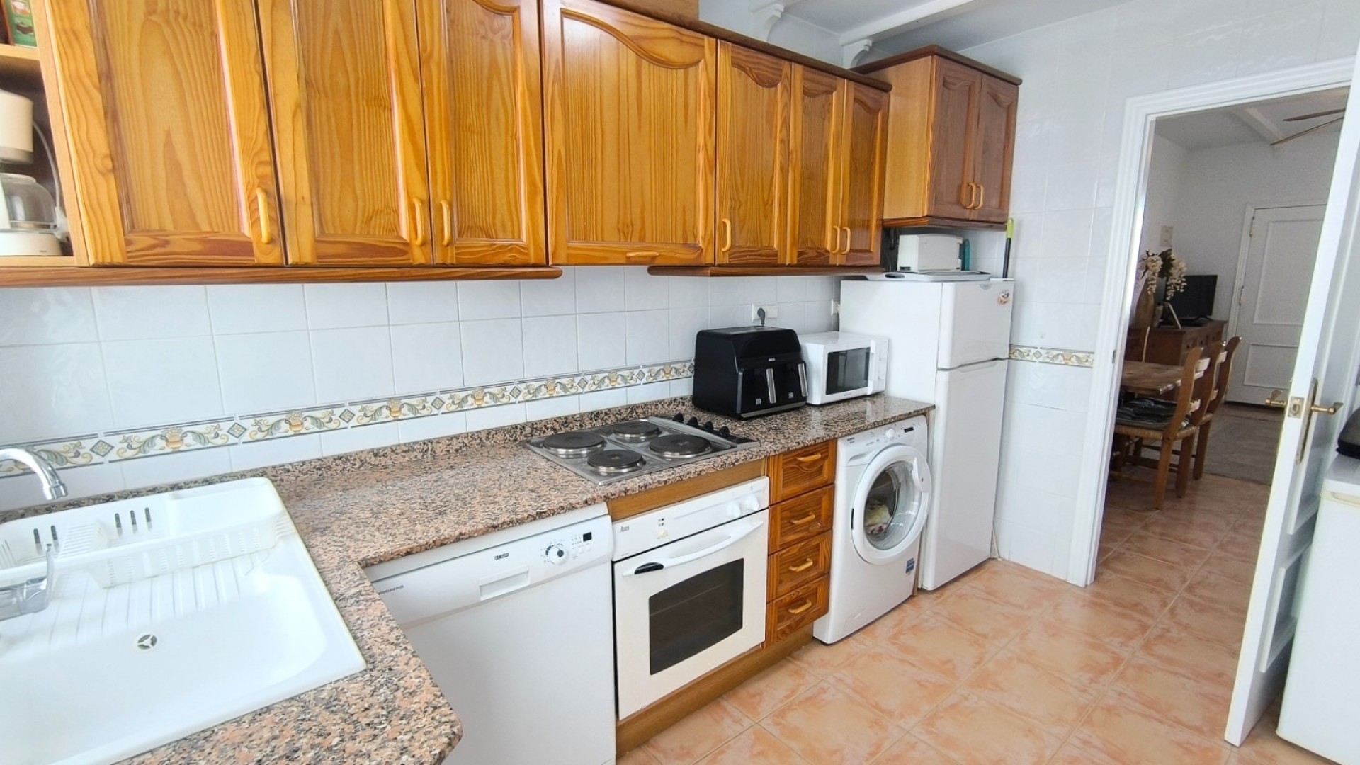 Venta - Casa de pueblo -
Algorfa