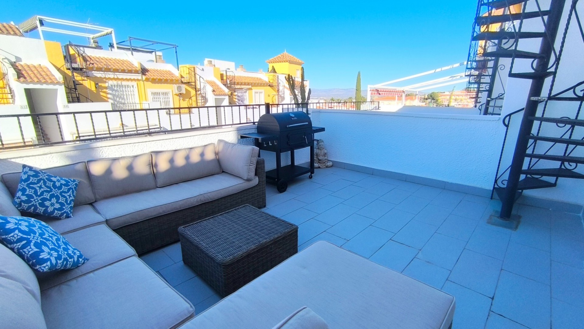 Venta - Casa de pueblo -
Algorfa