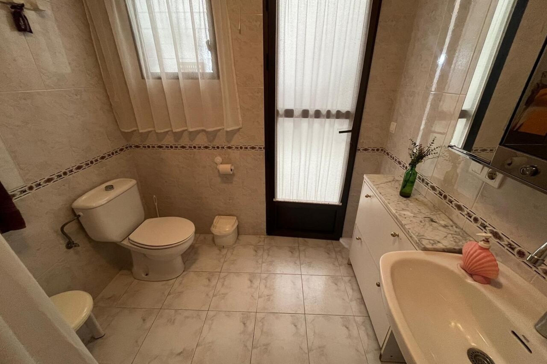 Venta - Casa de pueblo -
Algorfa