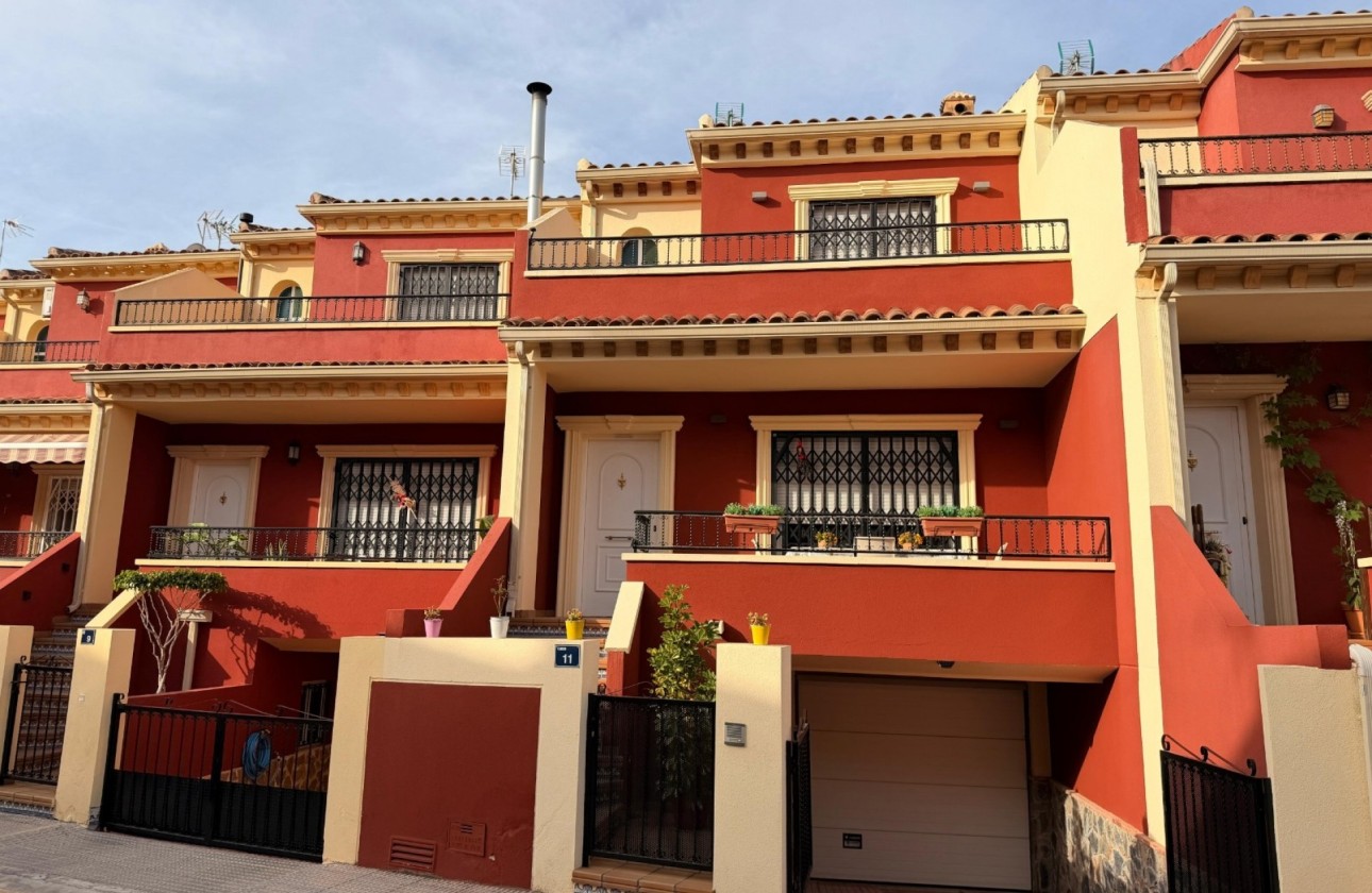 Venta - Casa de pueblo -
Catral - pueblo