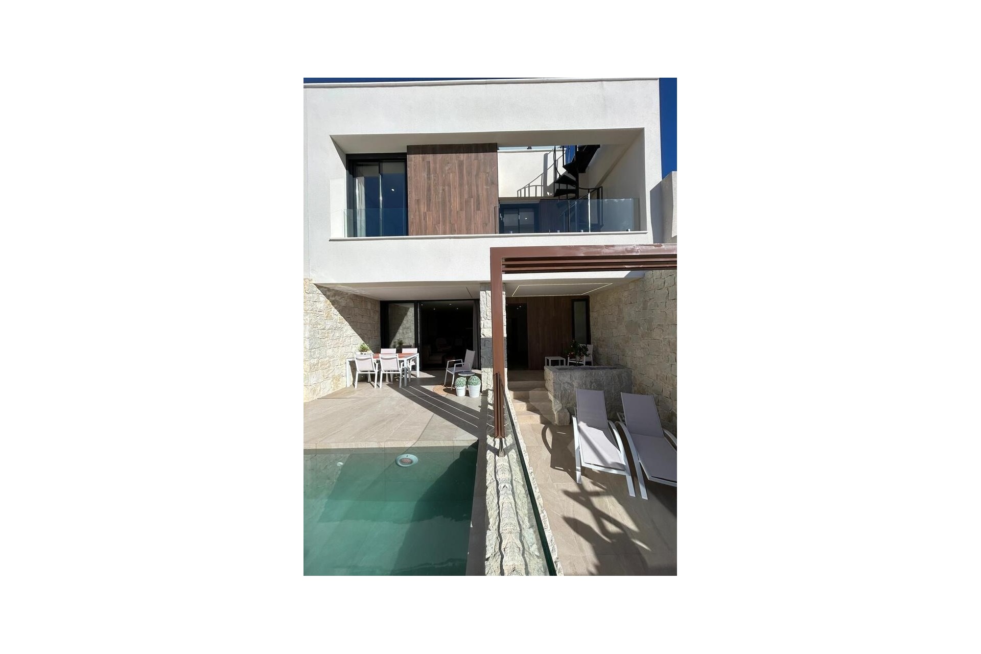 Venta - Casa de pueblo -
Dolores - Costa Blanca