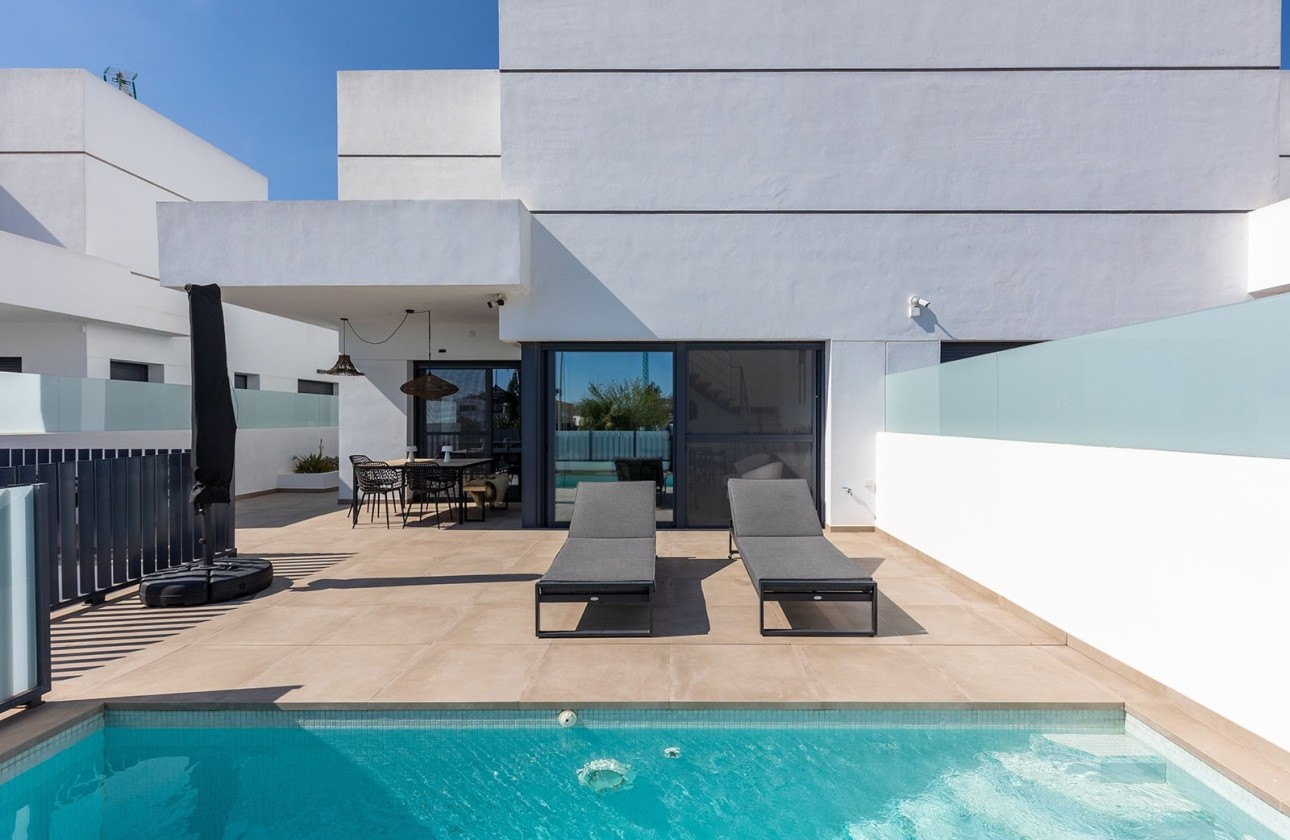 Venta - Casa de pueblo -
Dolores