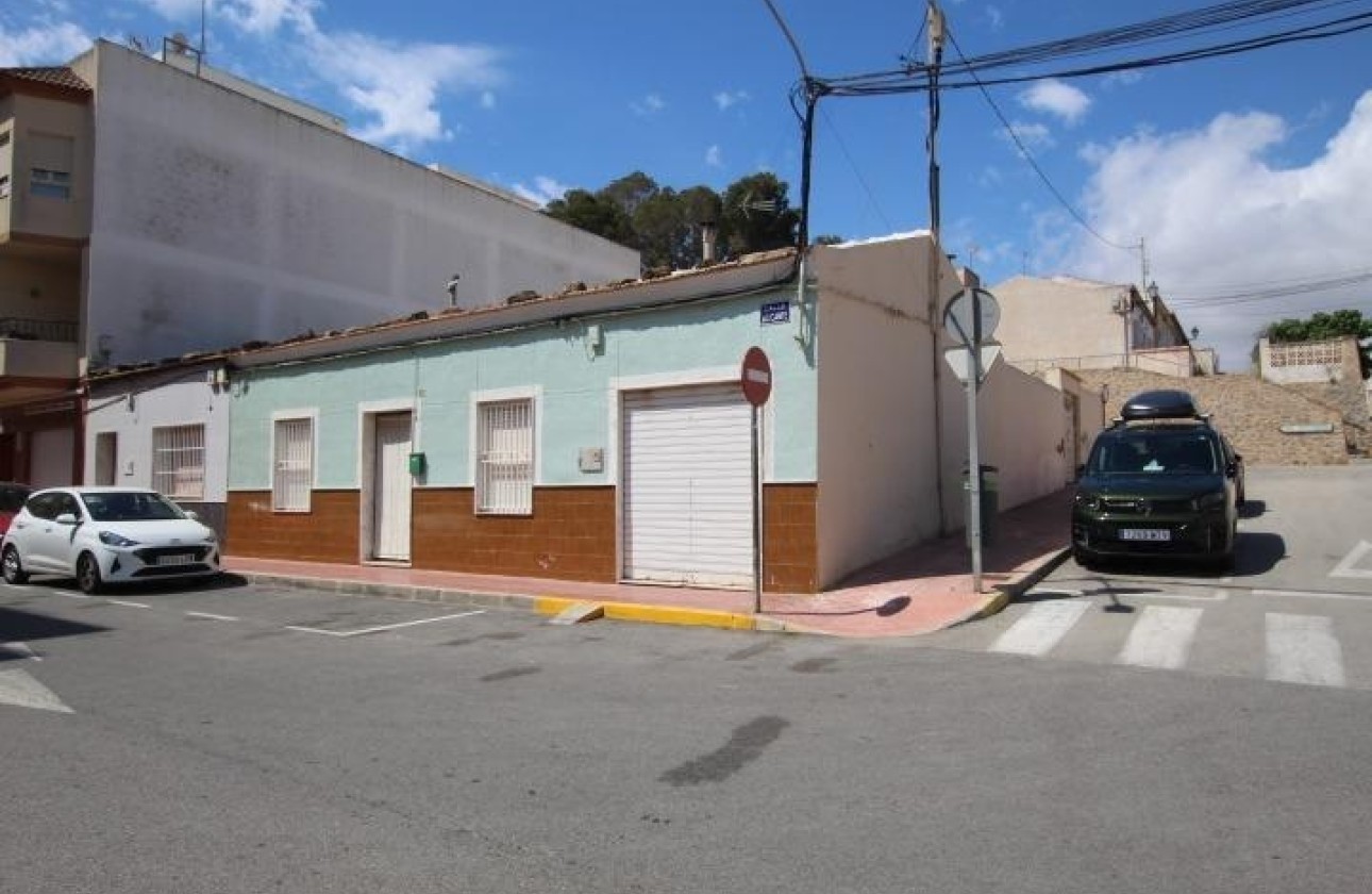 Venta - Casa de pueblo -
Guardamar del Segura - Center