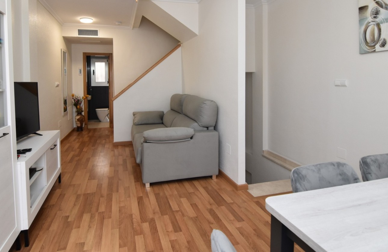 Venta - Casa de pueblo -
Guardamar del Segura