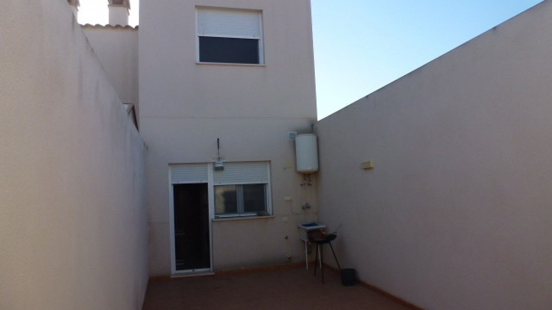 Venta - Casa de pueblo -
Hondón de las Nieves - La Canalosa