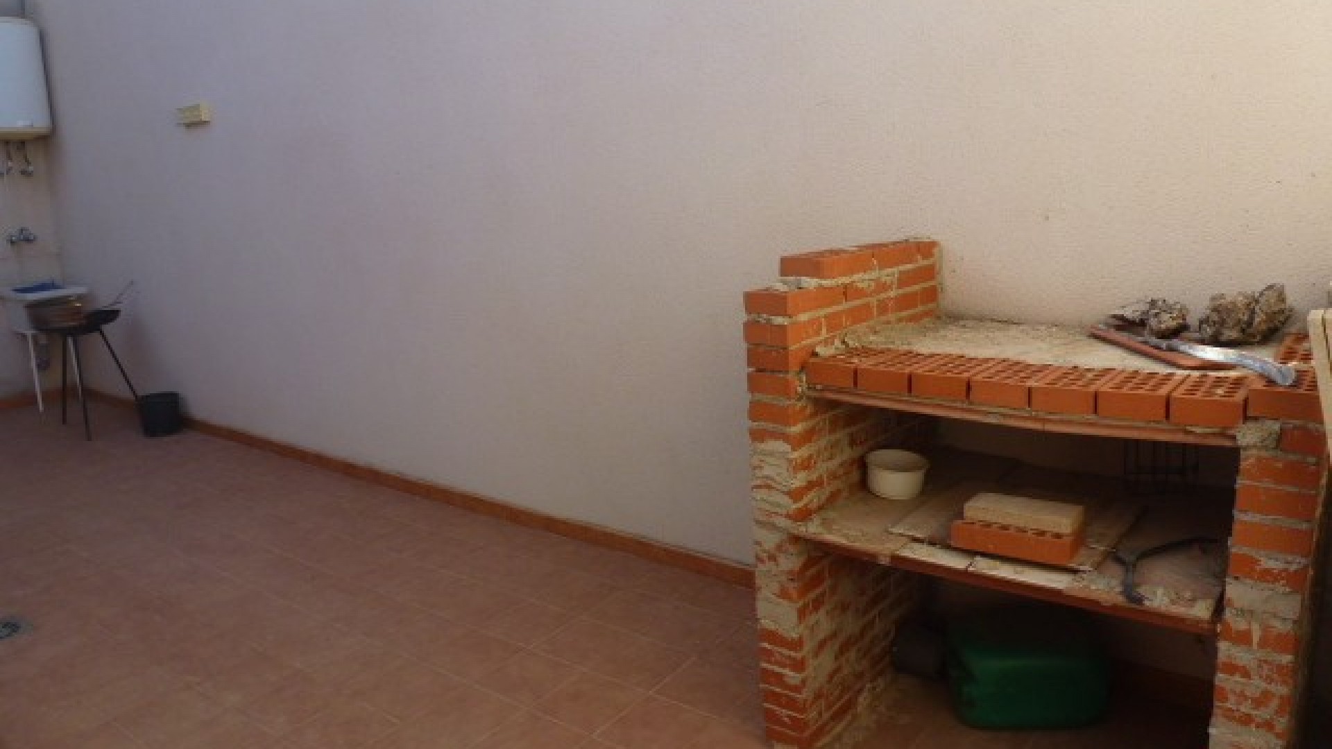 Venta - Casa de pueblo -
Hondón de las Nieves - La Canalosa