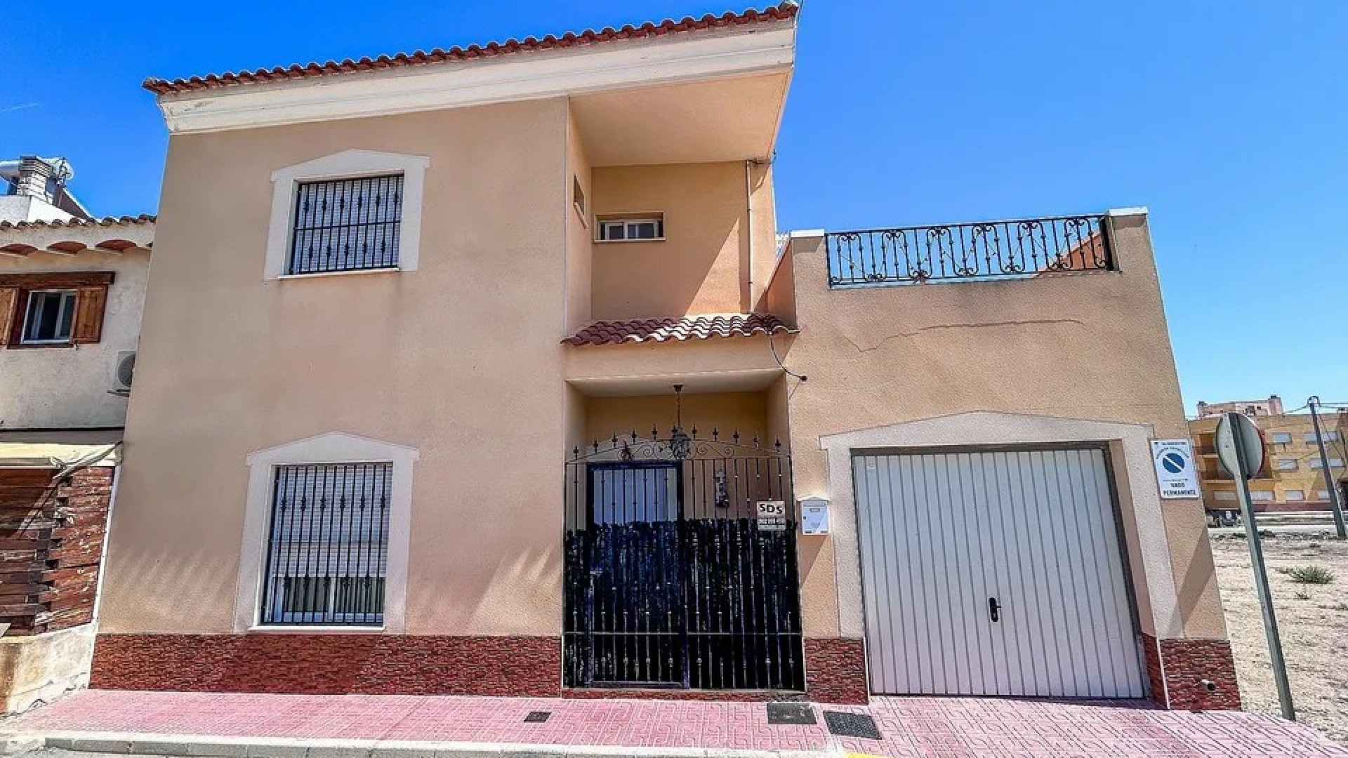 Venta - Casa de pueblo -
Hondón de los Fráiles