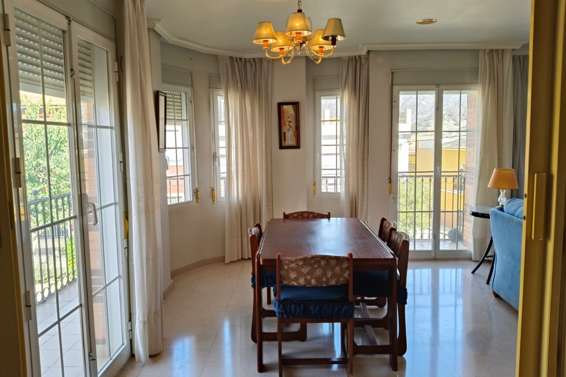 Venta - Casa de pueblo -
La Romana - Inland