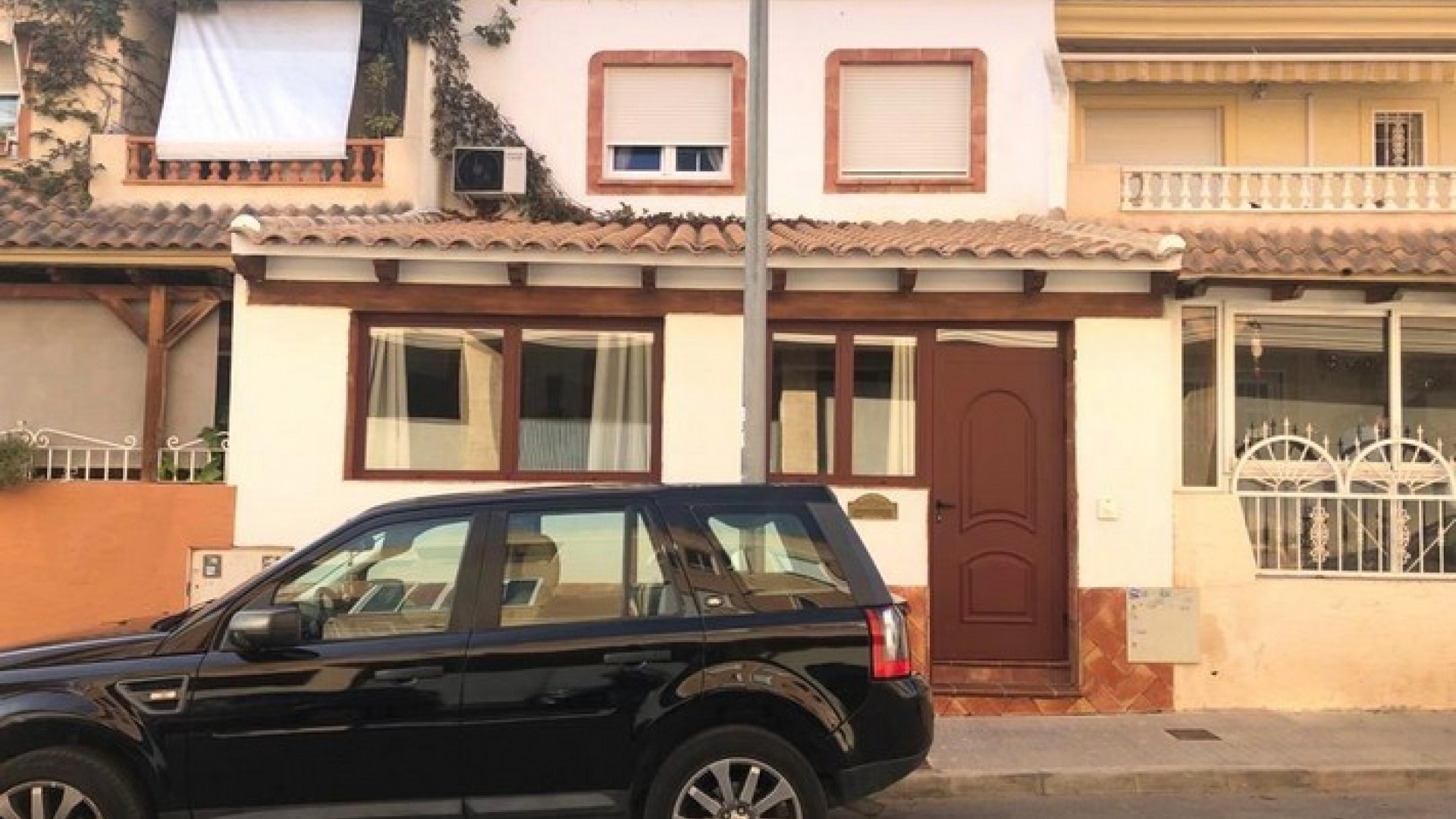 Venta - Casa de pueblo -
Los Montesinos - Montesinos