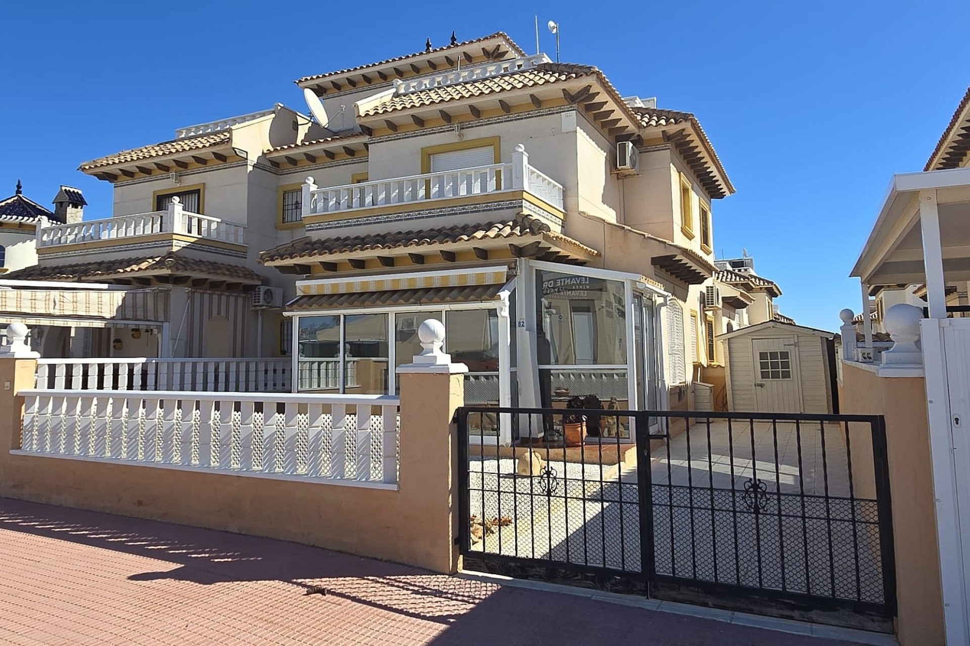 Venta - Casa de pueblo -
Orihuela Costa - Costa Blanca