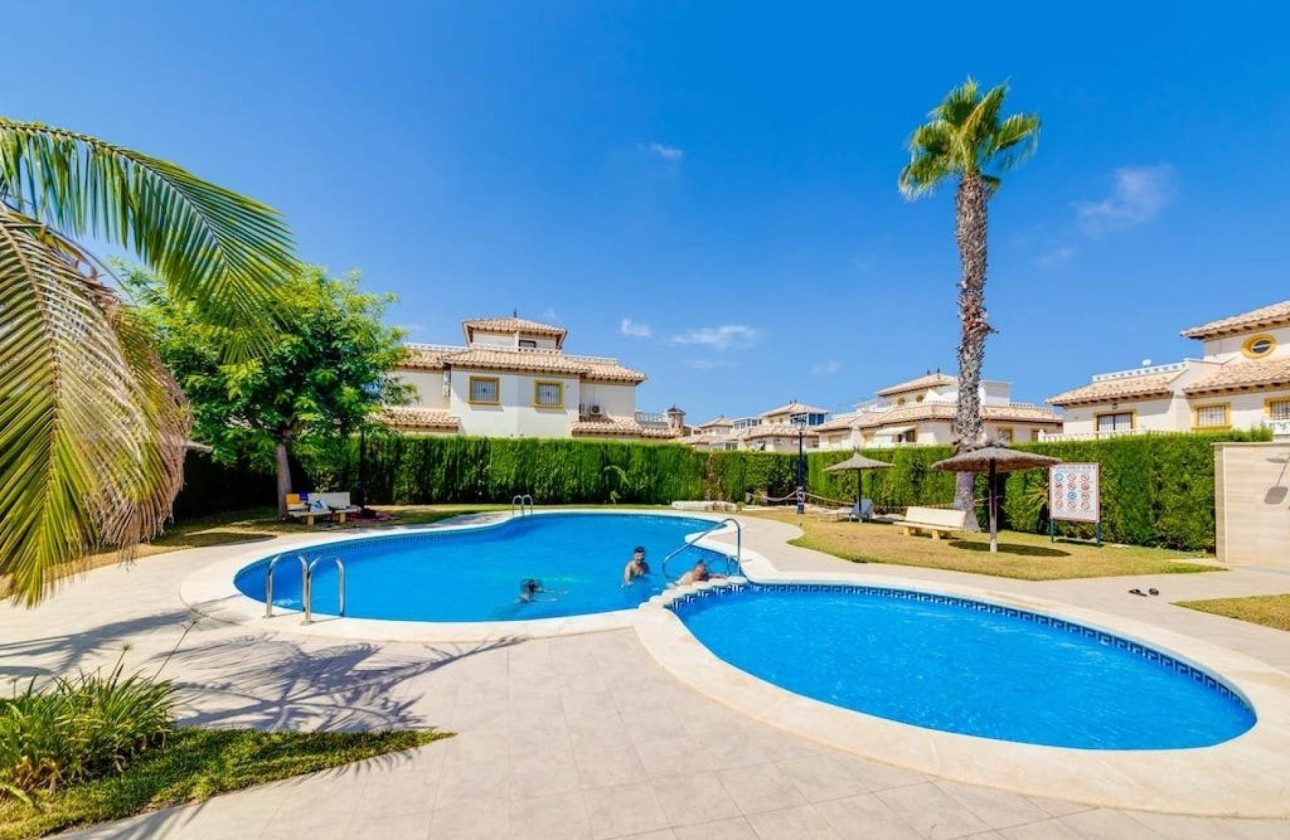 Venta - Casa de pueblo -
Orihuela Costa - Costa Blanca