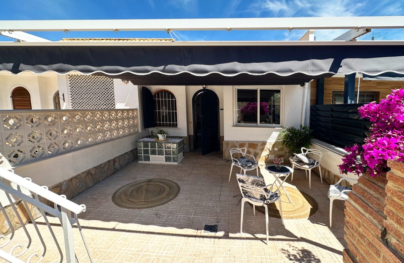 Venta - Casa de pueblo -
Orihuela Costa - Costa Blanca