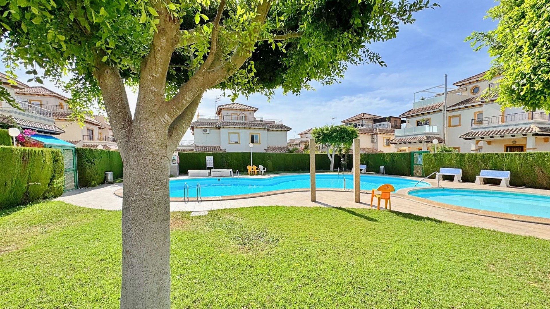 Venta - Casa de pueblo -
Orihuela Costa - La Campana