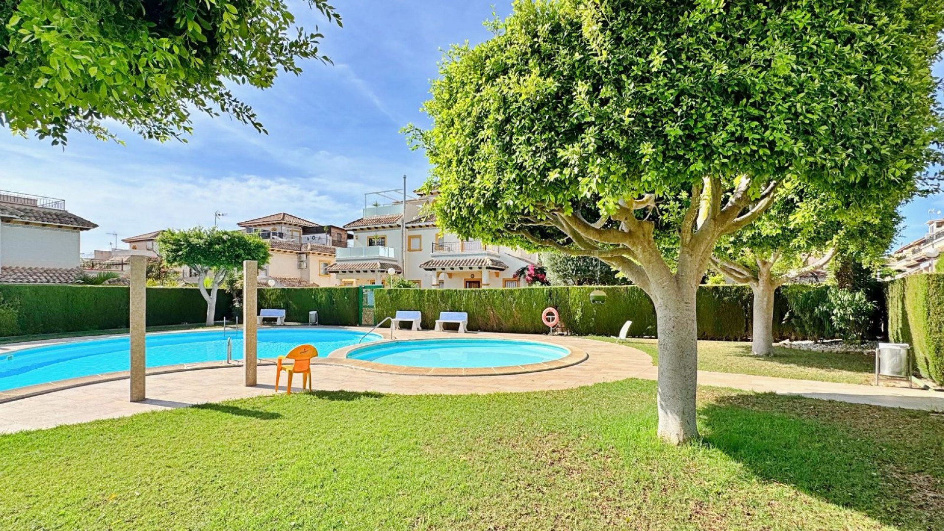 Venta - Casa de pueblo -
Orihuela Costa - La Campana