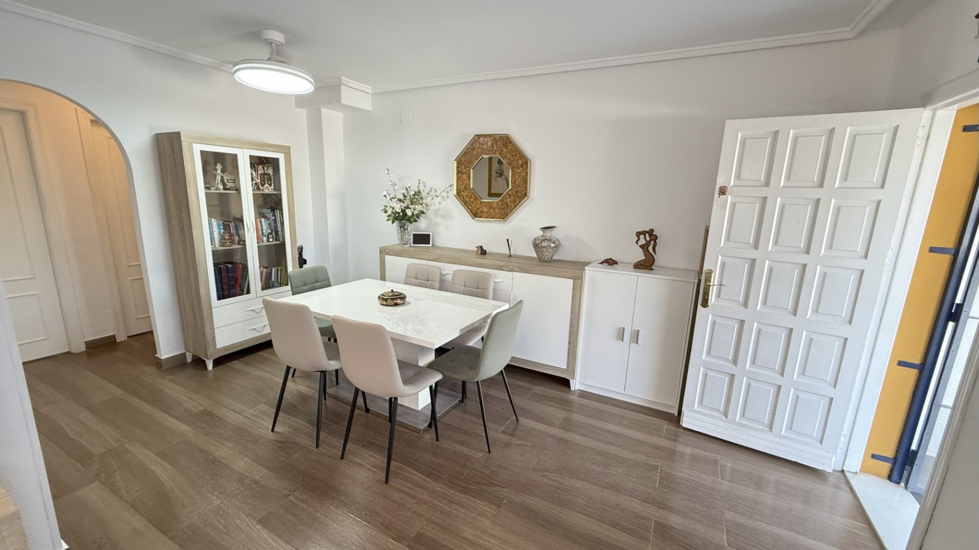 Venta - Casa de pueblo -
Orihuela Costa - La Zenia