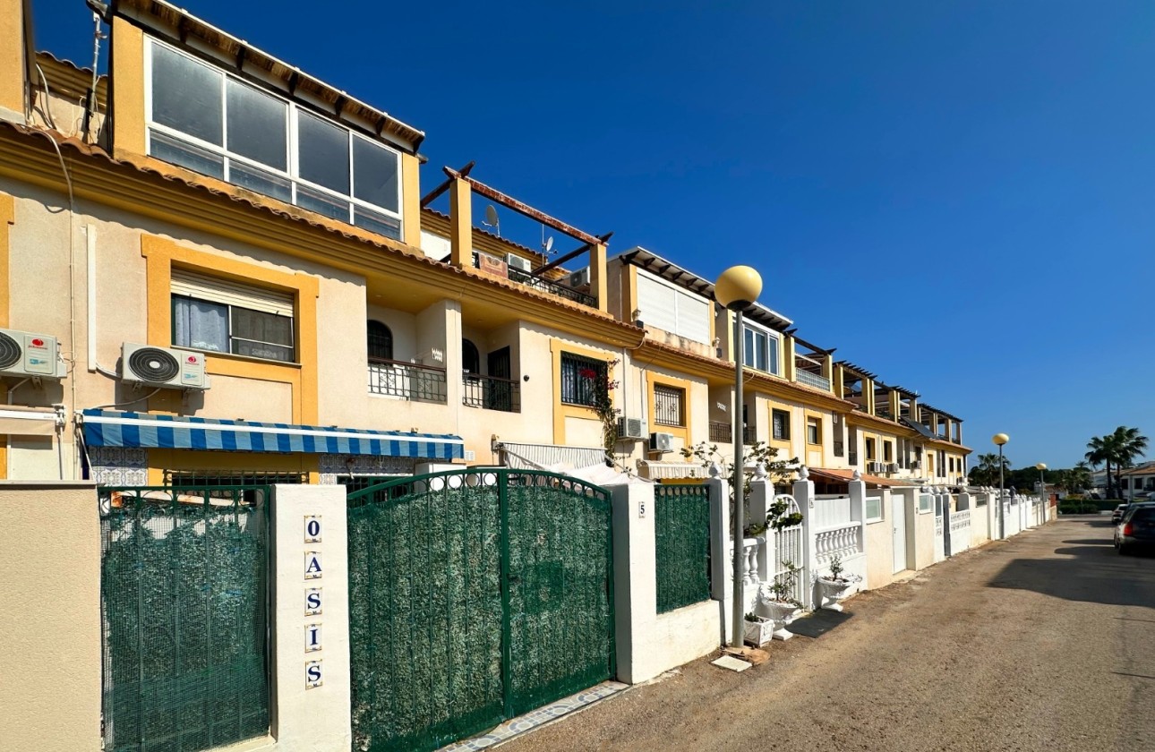 Venta - Casa de pueblo -
Orihuela Costa - La Zenia