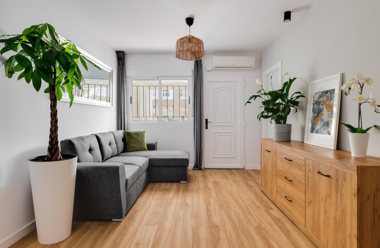 Venta - Casa de pueblo -
Orihuela Costa - Los Balcones
