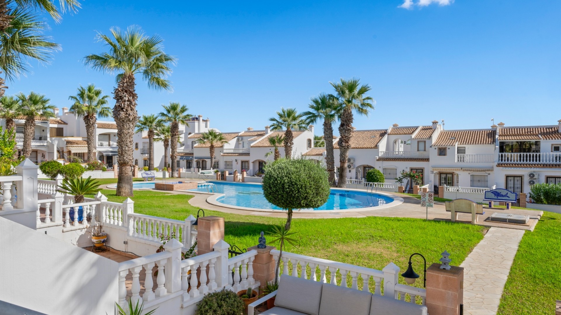 Venta - Casa de pueblo -
Orihuela Costa - Los Dolses