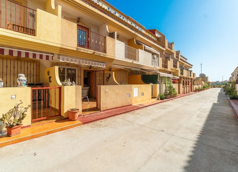 Venta - Casa de pueblo -
Orihuela Costa - Playa Flamenca