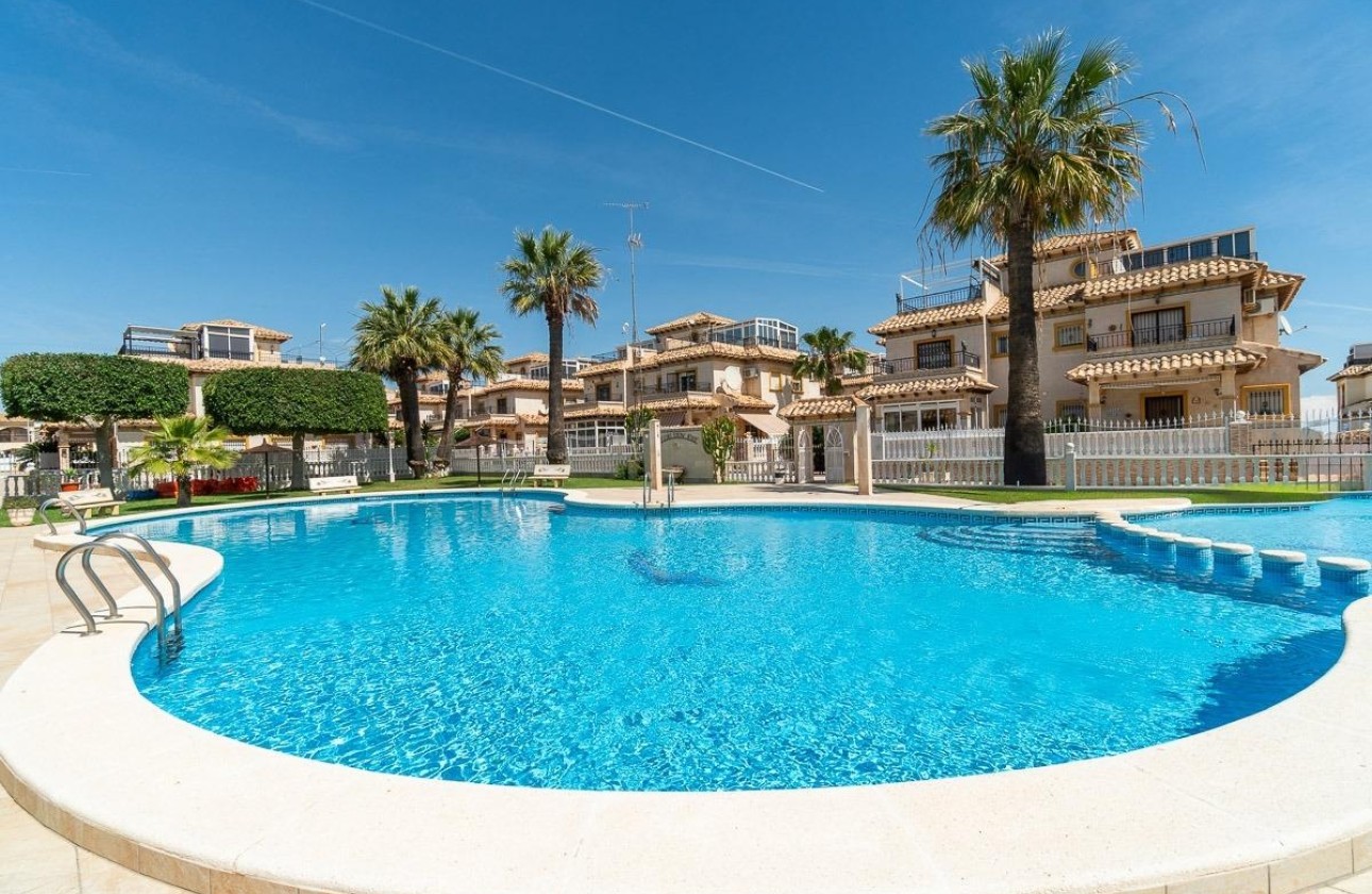 Venta - Casa de pueblo -
Orihuela Costa - Playa Flamenca