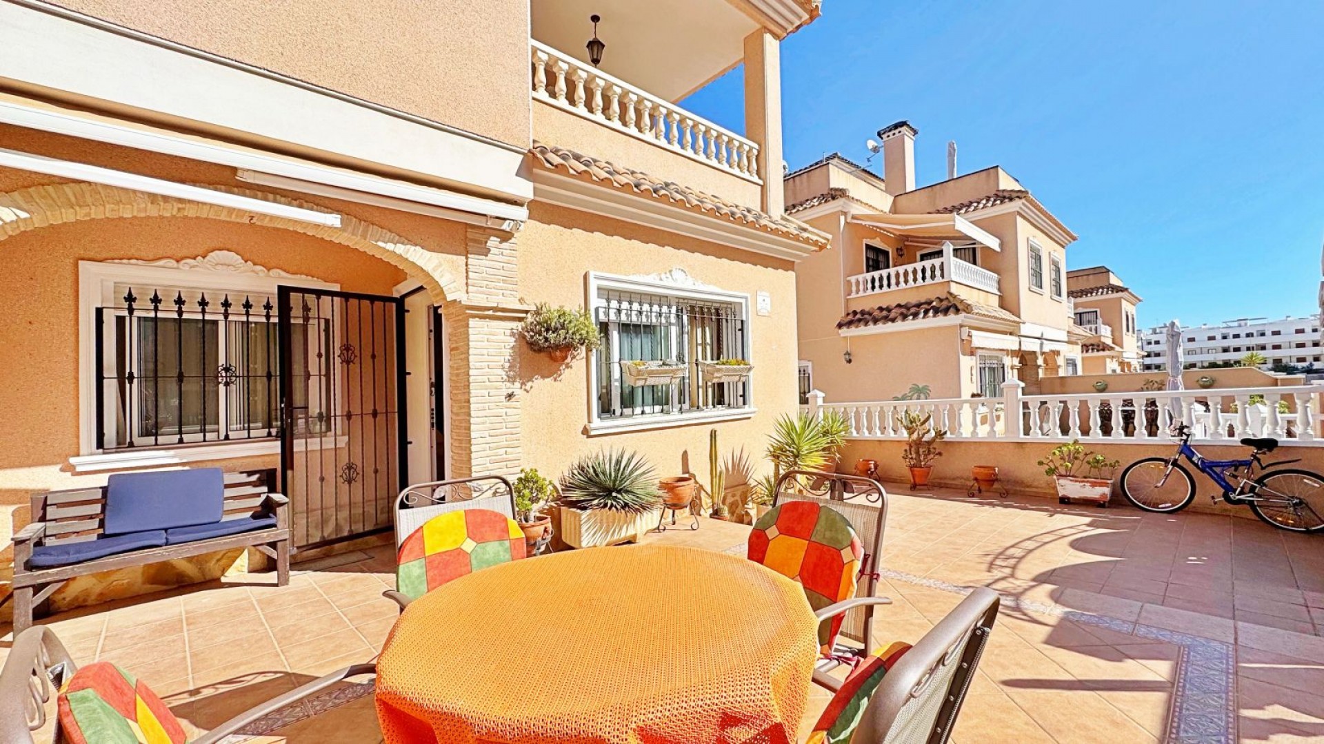 Venta - Casa de pueblo -
Orihuela Costa - Villamartín