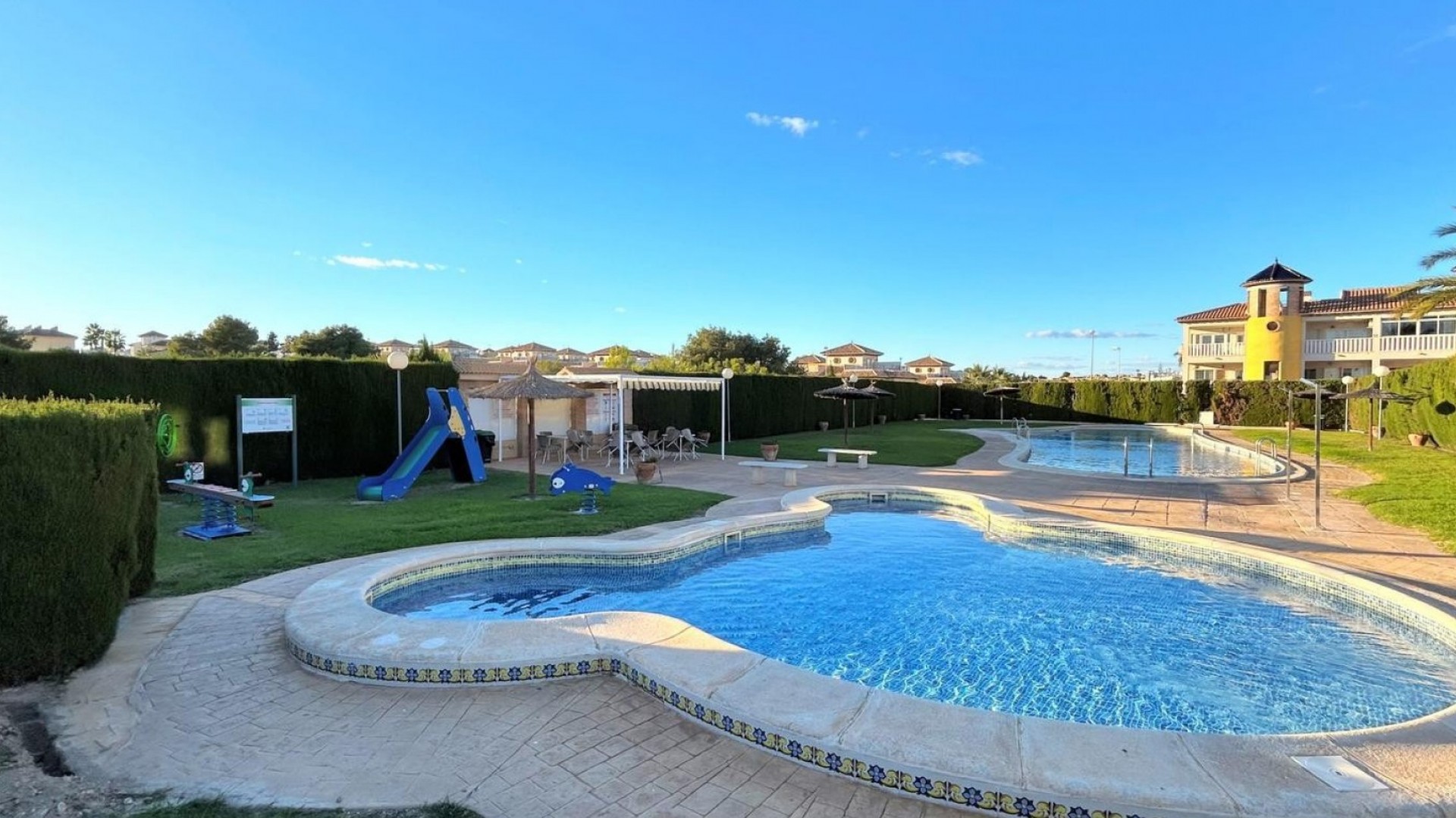 Venta - Casa de pueblo -
Orihuela Costa - Villamartín
