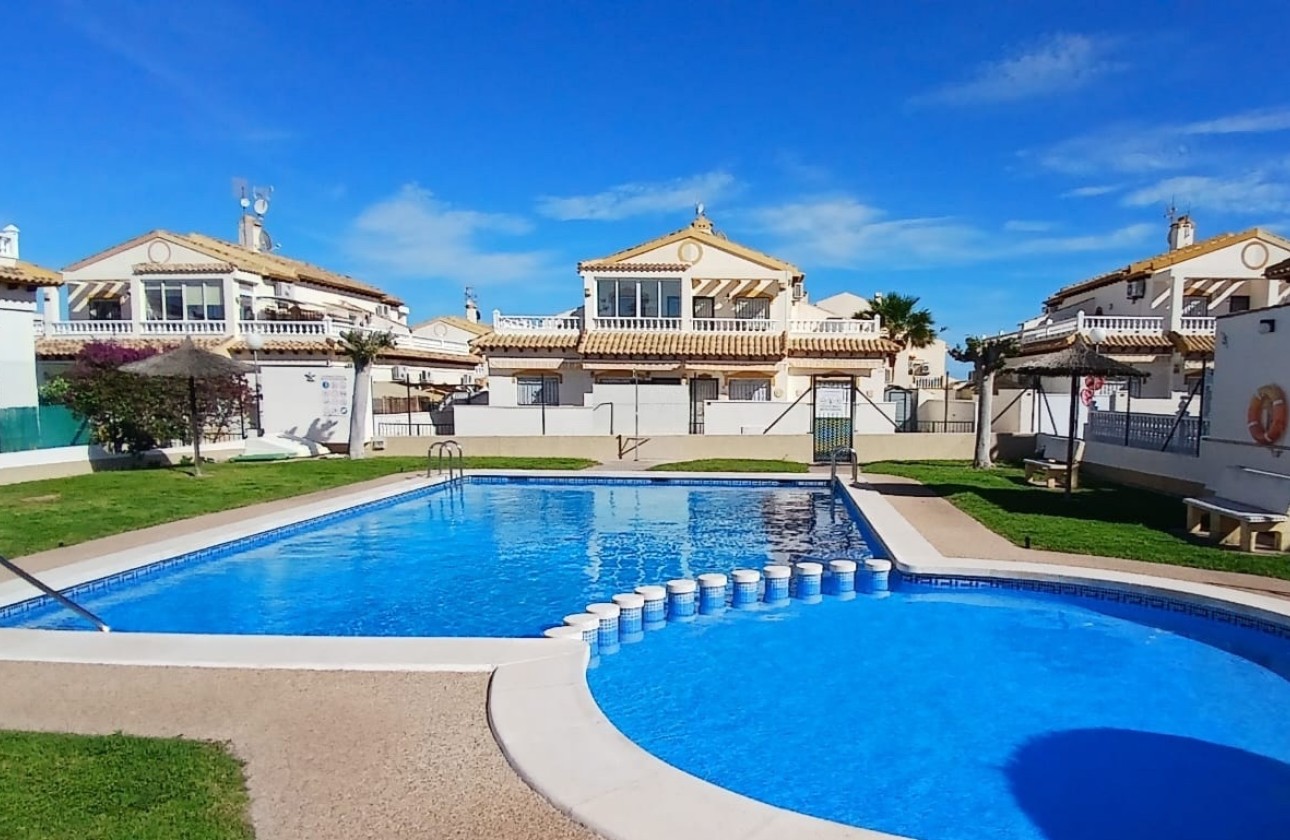 Venta - Casa de pueblo -
Orihuela Costa