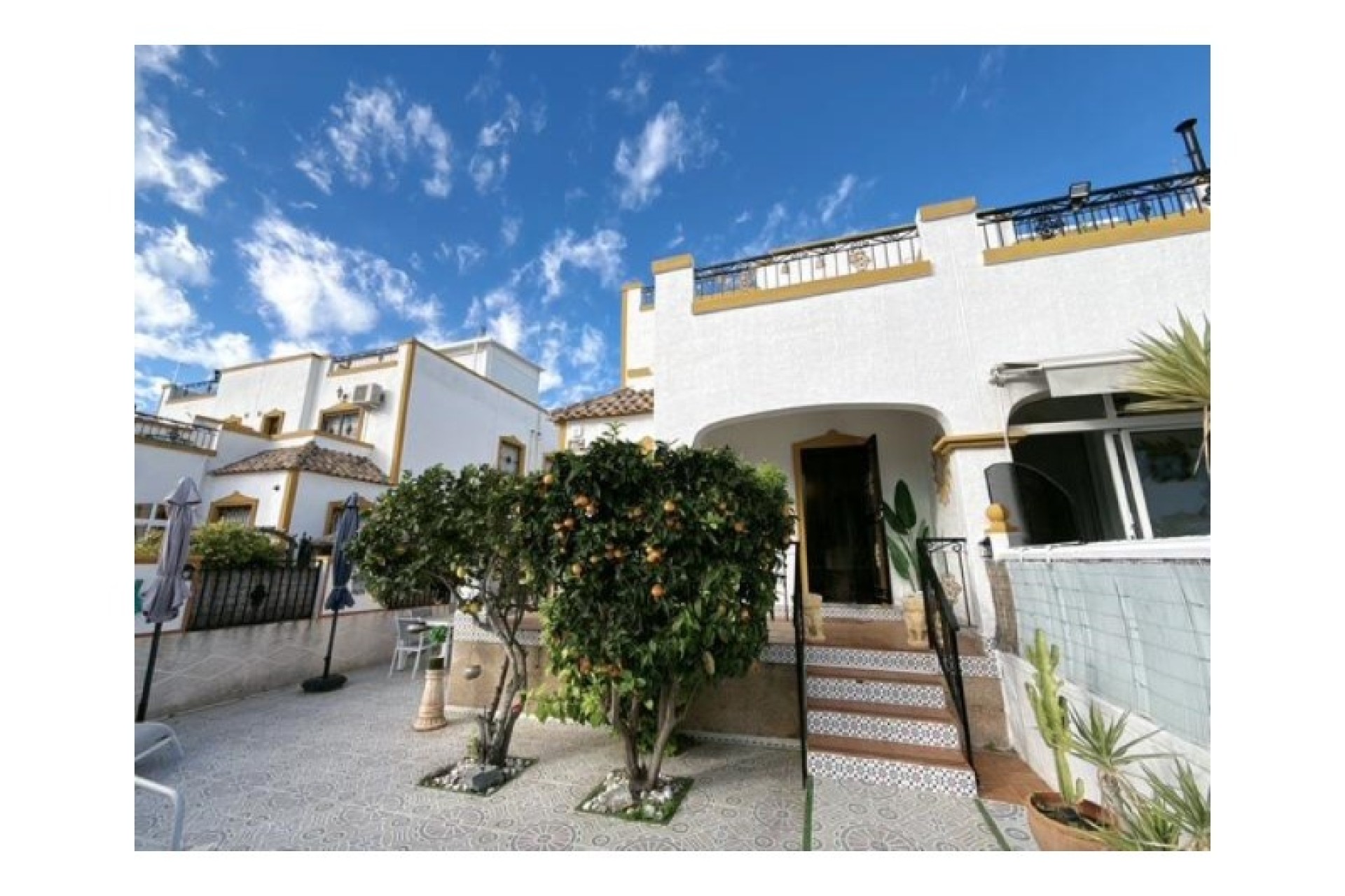 Venta - Casa de pueblo -
Orihuela - Desamparados - Hurchillo - Torremendo
