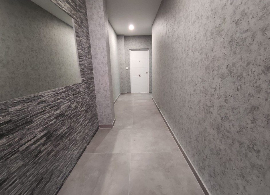 Venta - Casa de pueblo -
Petrer