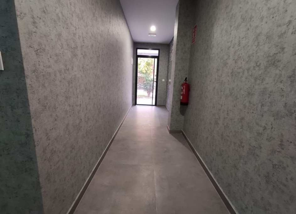 Venta - Casa de pueblo -
Petrer